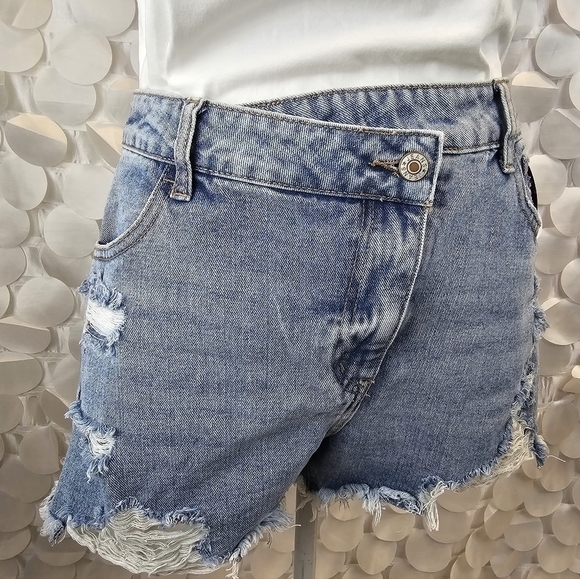 SKY BLUE HIGH RISE CROSSOVER WAIST DENIM SHORTS - Picture 5 of 7